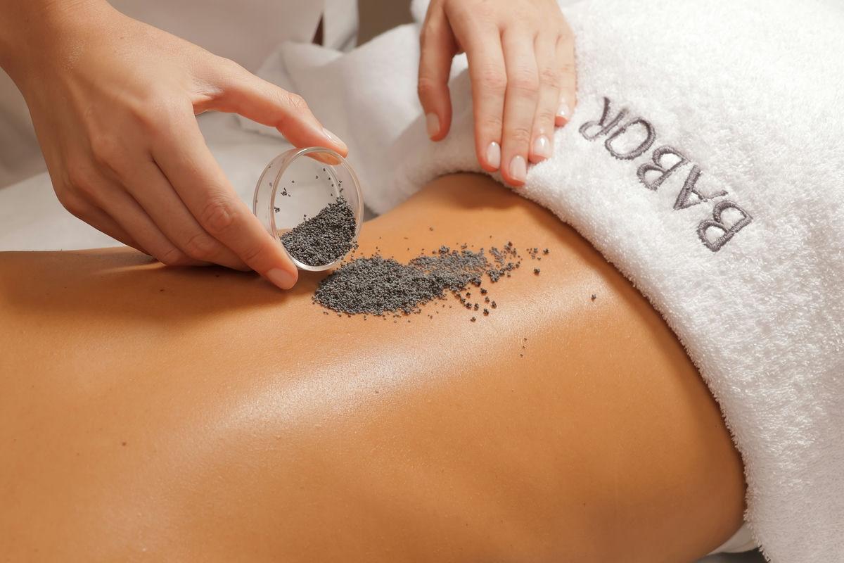 Пилинг с семенами мака